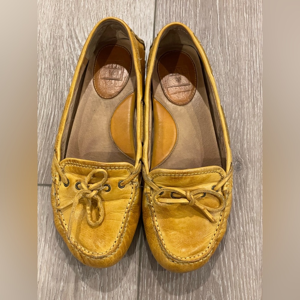 Frye Leather “Reagan” Flats / Driving Moccasin Women Size 8.5 - Yellow Leather
